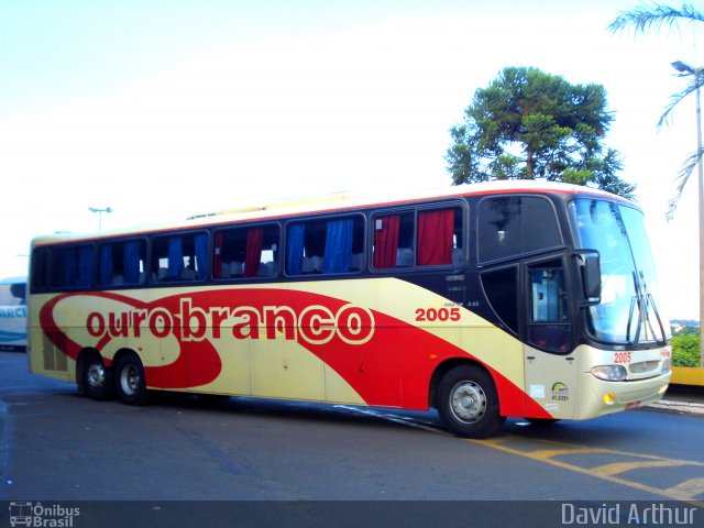 Viação Ouro Branco 2005 na cidade de Londrina, Paraná, Brasil, por David Arthur. Número da foto: #3048183.