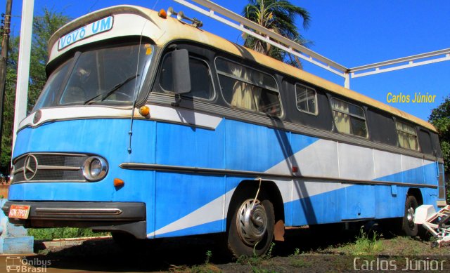 Ônibus Particulares KDK7901 na cidade de Itumbiara, Goiás, Brasil, por Carlos Júnior. ID da foto: 3048635.