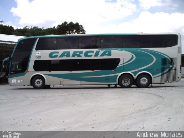 Viação Garcia 7204 na cidade de Curitiba, Paraná, Brasil, por Andrew Moraes. Número da foto: #3056954.
