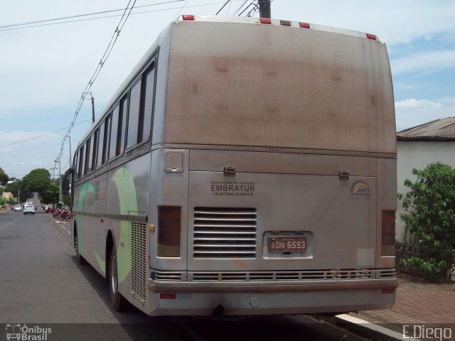 M&M Transportes 1002 na cidade de Astorga, Paraná, Brasil, por Diego Lopes. ID da foto: 3060175.