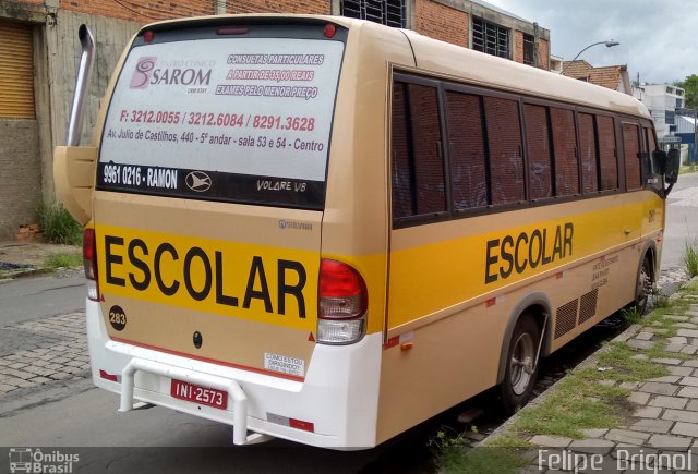 Escolares 283 na cidade de Porto Alegre, Rio Grande do Sul, Brasil, por Felipe  Brignol. ID da foto: 3063297.