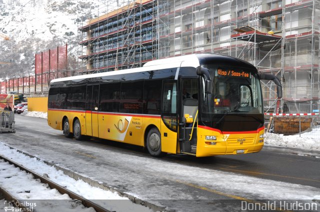 PostAuto 243891 na cidade de Brig-Glis, Valais, Suíça, por Donald Hudson. Número da foto: #3076420.