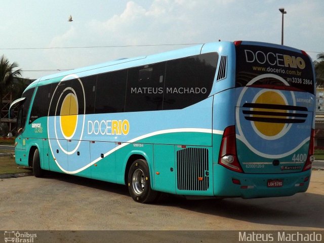 Doce Rio Fretamento e Turismo 4400 na cidade de Angra dos Reis, Rio de Janeiro, Brasil, por Mateus Machado. Número da foto: #3079461.