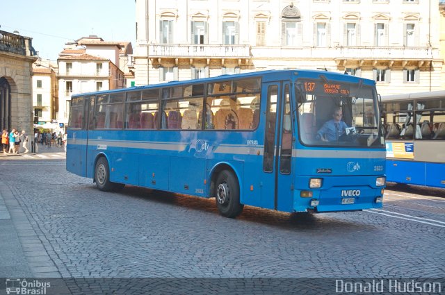 ATV - Azienda Trasporti Verona 2523 na cidade de Verona, Verona, Veneto, Itália, por Donald Hudson. Número da foto: #3081444.