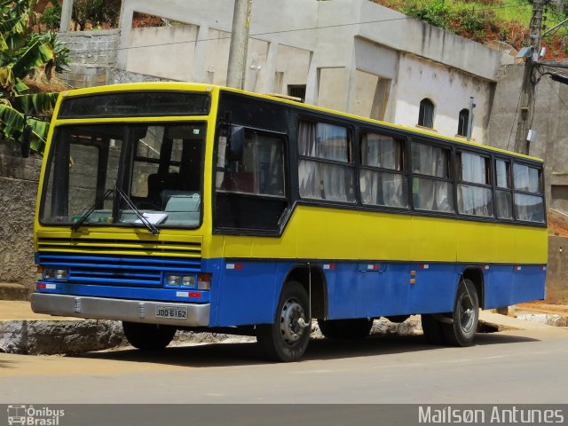 Ônibus Particulares 6162 na cidade de Laje do Muriaé, Rio de Janeiro, Brasil, por Maílsøn Antunes. ID da foto: 3085663.