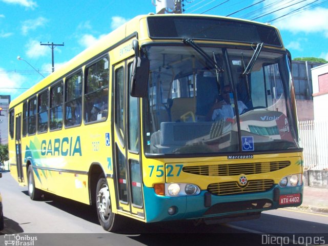 Viação Garcia 7527 na cidade de Apucarana, Paraná, Brasil, por Diego Lopes. ID da foto: 3085905.