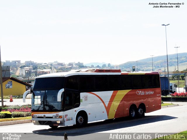 Valu Turismo 8000 na cidade de João Monlevade, Minas Gerais, Brasil, por Antonio Carlos Fernandes. Número da foto: #3094189.