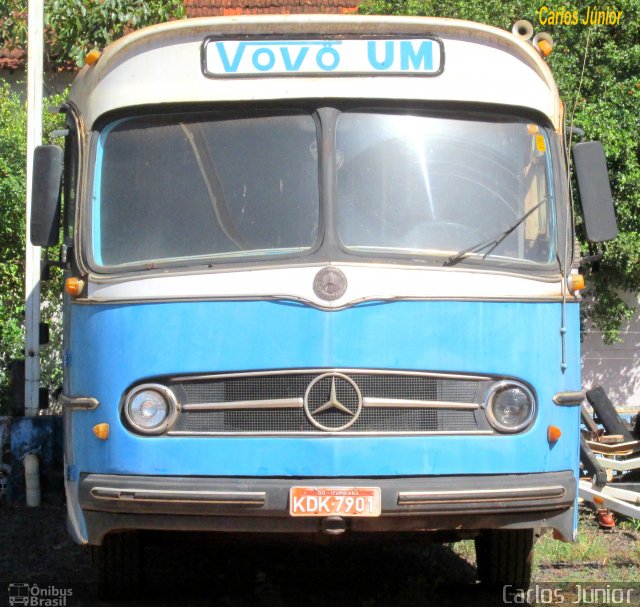 Ônibus Particulares KDK7901 na cidade de Itumbiara, Goiás, Brasil, por Carlos Júnior. Número da foto: #3097941.