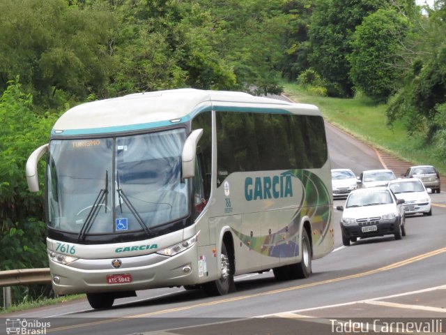 Viação Garcia 7616 na cidade de Cornélio Procópio, Paraná, Brasil, por Tadeu Carnevalli. Número da foto: #3100442.