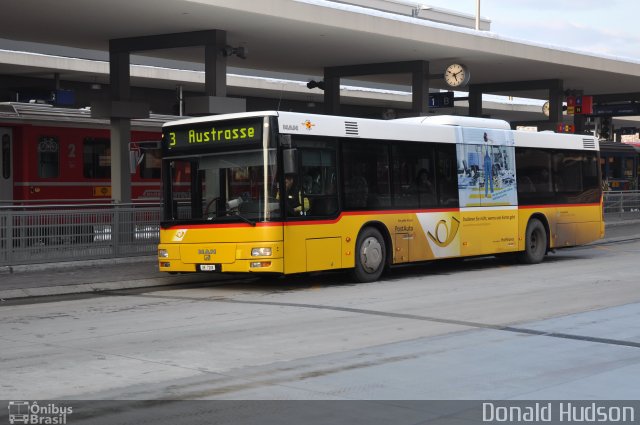 PostAuto 7288 na cidade de Chur, Grisons, Suíça, por Donald Hudson. Número da foto: #3102224.