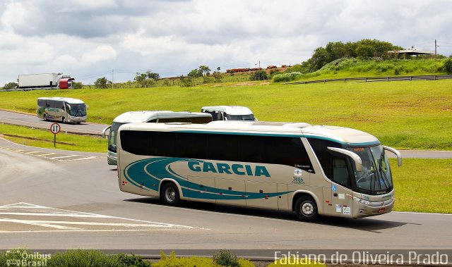 Viação Garcia 7486 na cidade de Pardinho, São Paulo, Brasil, por Fabiano de Oliveira Prado. Número da foto: #3032016.