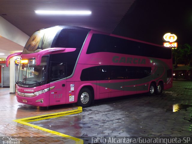 Viação Garcia 7137 na cidade de Guaratinguetá, São Paulo, Brasil, por Fabio Alcantara. Número da foto: #3036933.