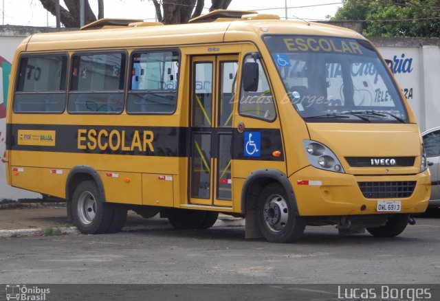 Escolares ARAXA na cidade de Araxá, Minas Gerais, Brasil, por Lucas Borges . Número da foto: #3039685.