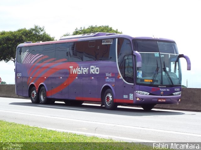 Twister Rio Transporte e Turismo 1030 na cidade de Lorena, São Paulo, Brasil, por Fabio Alcantara. Número da foto: #3040182.