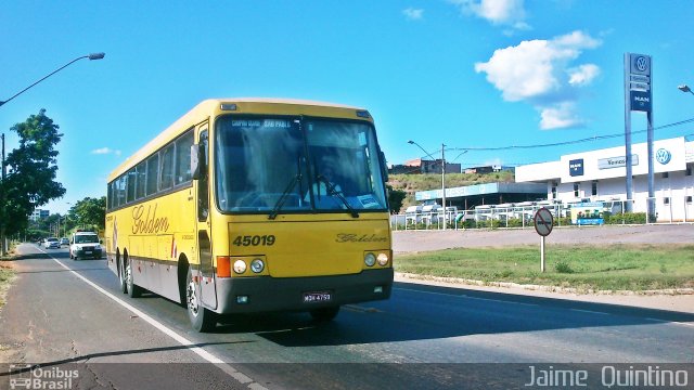 Viação Itapemirim 45019 na cidade de Governador Valadares, Minas Gerais, Brasil, por Jaime  Quintino. Número da foto: #3698927.