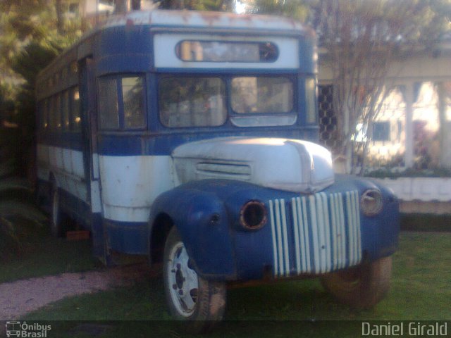 Sucata e Desmanches 1946 na cidade de Canela, Rio Grande do Sul, Brasil, por Daniel Girald. ID da foto: 3700874.