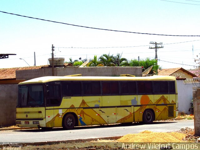 Ônibus Particulares 7281 na cidade de Várzea da Palma, Minas Gerais, Brasil, por Andrew Campos. ID da foto: 3703824.