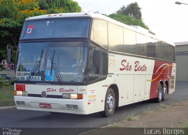 Viação São Bento Ribeirão Preto 1380 na cidade de Araxá, Minas Gerais, Brasil, por Lucas Borges . Número da foto: #3704417.