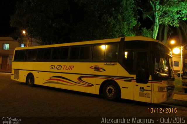 Suzitur 4400 na cidade de Andrelândia, Minas Gerais, Brasil, por Alexandre  Magnus. Número da foto: #3703860.