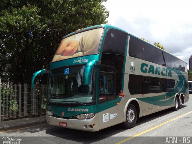 Viação Garcia 7184 na cidade de Curitiba, Paraná, Brasil, por Alexandre Rodrigo. Número da foto: #3710974.