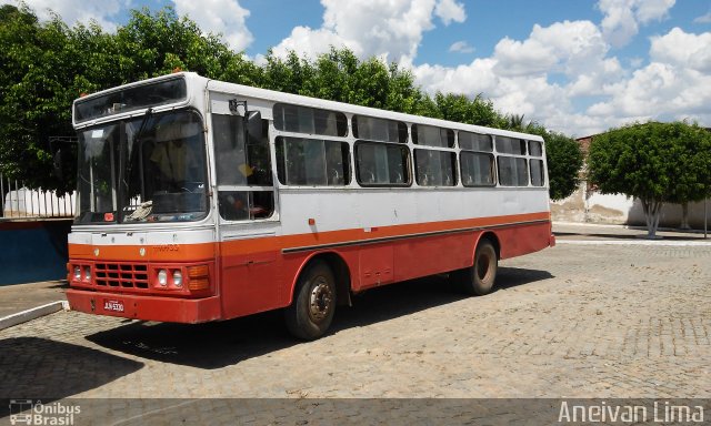 Ônibus Particulares 5330 na cidade de Monte Santo, Bahia, Brasil, por Aneivan Lima. ID da foto: 3677133.