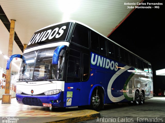 Viagens Unidos 3000 na cidade de João Monlevade, Minas Gerais, Brasil, por Antonio Carlos Fernandes. ID da foto: 3718583.