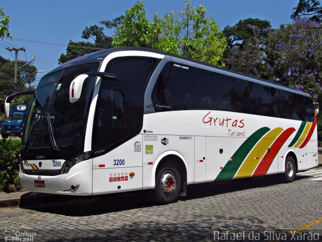 Grutas Turismo 3200 na cidade de Petrópolis, Rio de Janeiro, Brasil, por Rafael da Silva Xarão. Número da foto: #3719910.