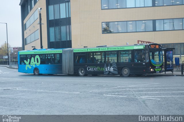 Go North East 4951 na cidade de Newcastle upon Tyne, Tyne and Wear, Inglaterra, por Donald Hudson. ID da foto: 3720525.