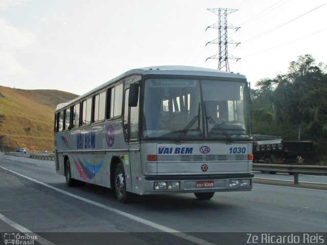 Expresso Vai Bem 1030 na cidade de Petrópolis, Rio de Janeiro, Brasil, por Zé Ricardo Reis. Número da foto: #3679303.