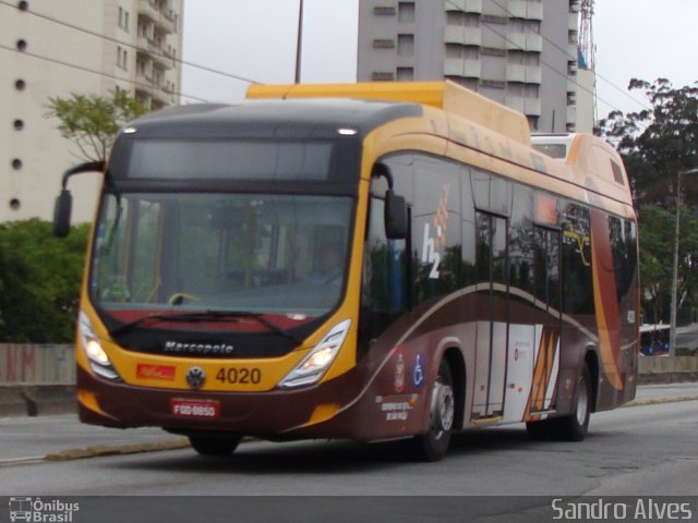 Metra - Sistema Metropolitano de Transporte 4020 na cidade de São Bernardo do Campo, São Paulo, Brasil, por Sandro Alves. ID da foto: 3685013.