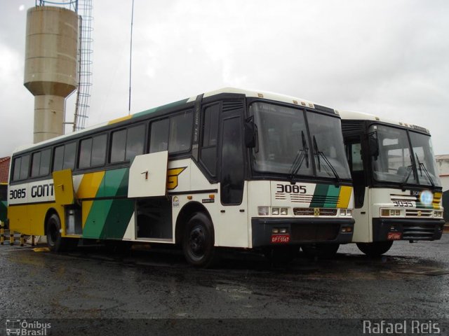 Empresa Gontijo de Transportes 3085 na cidade de Uberaba, Minas Gerais, Brasil, por Lucas Borges . ID da foto: 3685219.