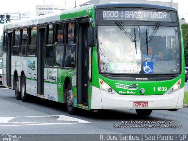 Viação Santa Brígida 1 1839 na cidade de São Paulo, São Paulo, Brasil, por Rafael Santos. ID da foto: 3744671.