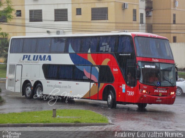 Pluma Conforto e Turismo 7100 na cidade de Santa Maria, Rio Grande do Sul, Brasil, por Andrey Carvalho Nunes. Número da foto: #3744833.