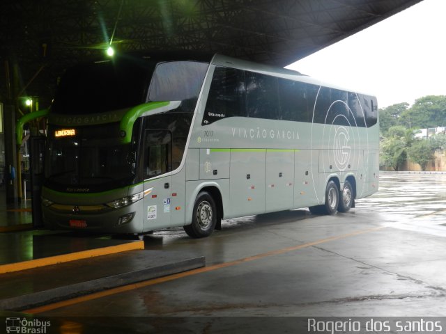 Viação Garcia 7017 na cidade de Maringá, Paraná, Brasil, por Rogerio  Almeida. Número da foto: #3772007.