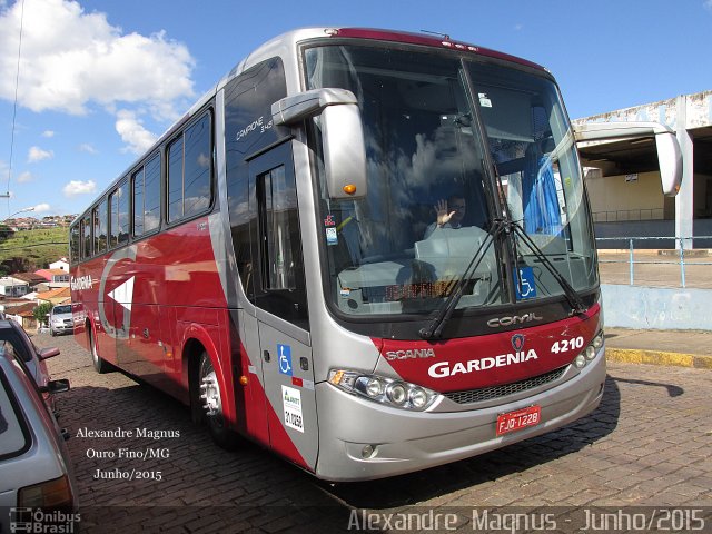 Expresso Gardenia 4210 na cidade de Ouro Fino, Minas Gerais, Brasil, por Alexandre  Magnus. ID da foto: 3775740.