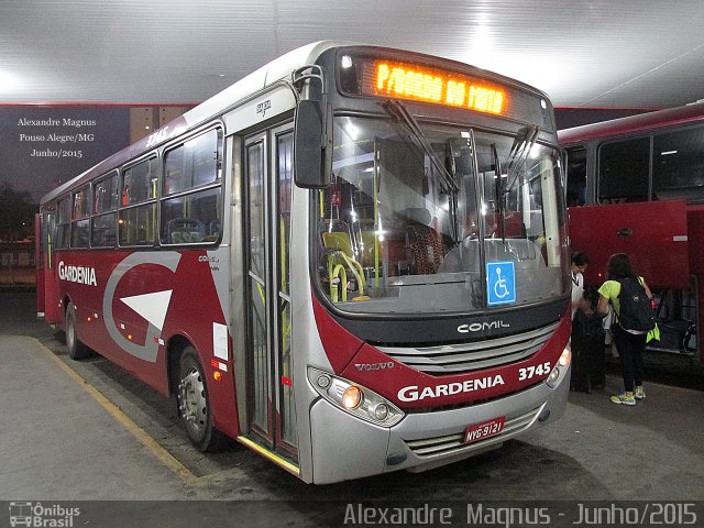 Expresso Gardenia 3745 na cidade de Pouso Alegre, Minas Gerais, Brasil, por Alexandre  Magnus. Número da foto: #3776362.