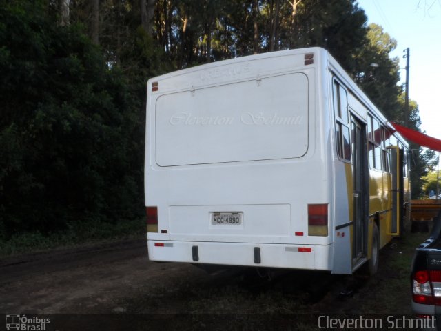 Motorhomes 4990 na cidade de Santa Maria, Rio Grande do Sul, Brasil, por Cleverton Schmitt. Número da foto: #3781614.