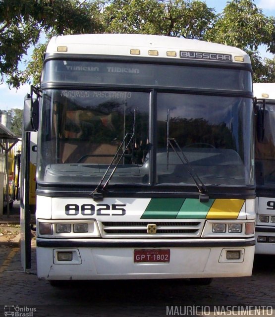 Empresa Gontijo de Transportes 8825 na cidade de Belo Horizonte, Minas Gerais, Brasil, por Maurício Nascimento. ID da foto: 3747424.