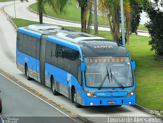 Viação Redentor E47013C na cidade de Rio de Janeiro, Rio de Janeiro, Brasil, por Leonardo Alecsander. Número da foto: #3746119.