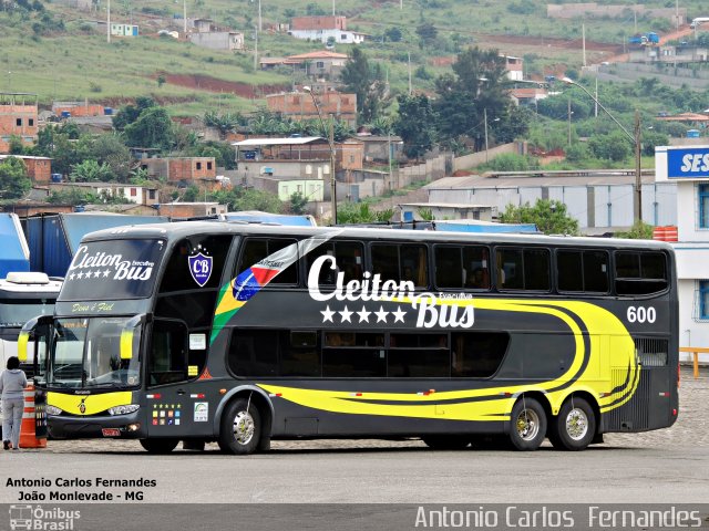 Cleiton Bus Executive 600 na cidade de João Monlevade, Minas Gerais, Brasil, por Antonio Carlos Fernandes. Número da foto: #3800177.