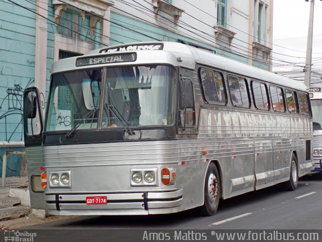 Ônibus Particulares 7174 na cidade de Fortaleza, Ceará, Brasil, por Amós  Mattos. Número da foto: #3800678.