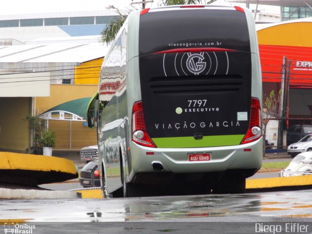 Viação Garcia 7797 na cidade de Londrina, Paraná, Brasil, por Diego Eifler. Número da foto: #3802689.
