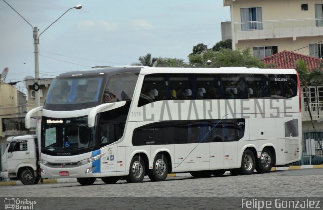 Auto Viação Catarinense 3528 na cidade de Balneário Camboriú, Santa Catarina, Brasil, por Felipe Gonzalez. ID da foto: 3804063.