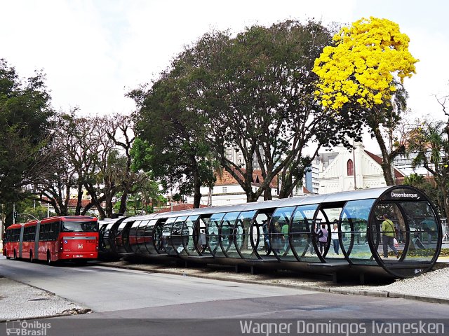 Expresso Azul 17E02 na cidade de Curitiba, Paraná, Brasil, por Wagner Domingos Ivanesken. Número da foto: #3803957.