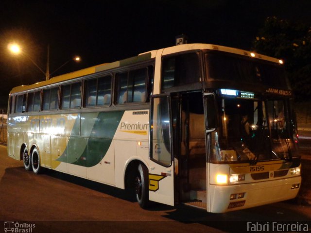 Empresa Gontijo de Transportes 15195 na cidade de Belo Horizonte, Minas Gerais, Brasil, por Fabri Ferreira. ID da foto: 3749232.