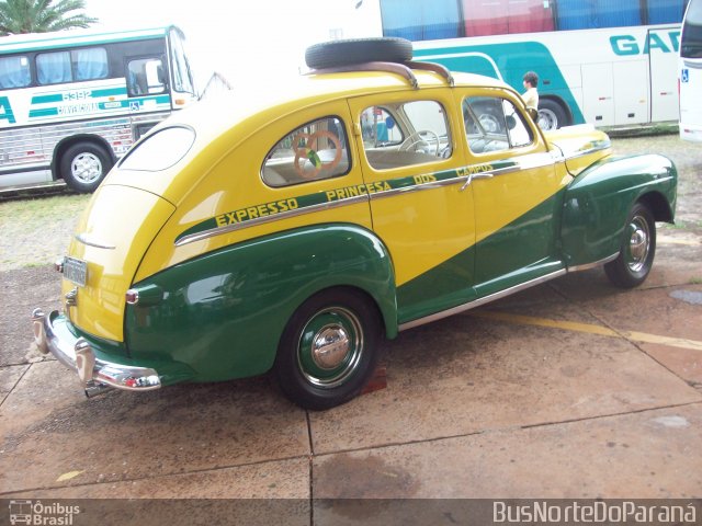 Expresso Princesa dos Campos 7 na cidade de Londrina, Paraná, Brasil, por Josino Vieira. Número da foto: #3748053.
