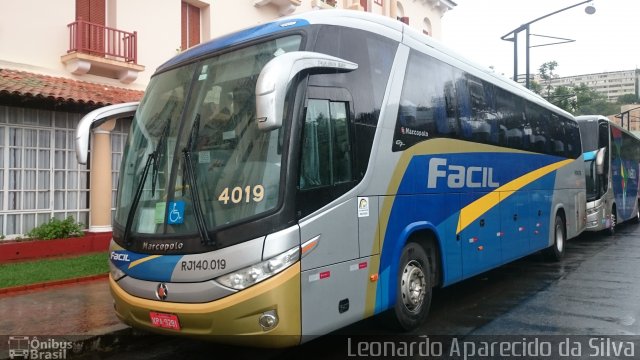 Fácil Transportes e Turismo RJ 140.019 na cidade de Poços de Caldas, Minas Gerais, Brasil, por Leonardo Aparecido da Silva. ID da foto: 3808528.