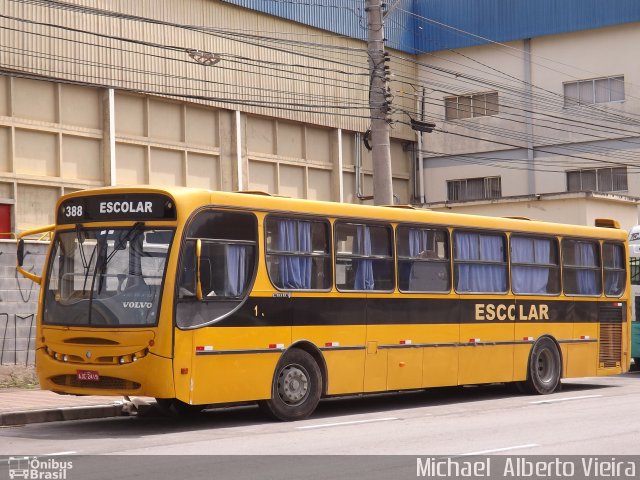 Escolares 388 na cidade de Barueri, São Paulo, Brasil, por Michael  Alberto Vieira. Número da foto: #3809297.