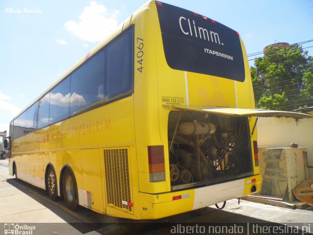 Viação Itapemirim 44067 na cidade de Teresina, Piauí, Brasil, por Alberto Andrade. Número da foto: #3758594.
