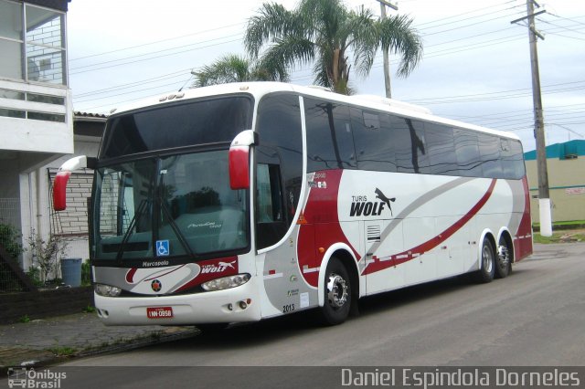 Turis Wolf Viagens e Turismo 2013 na cidade de Tramandaí, Rio Grande do Sul, Brasil, por Daniel Espindola Dorneles. Número da foto: #3759929.